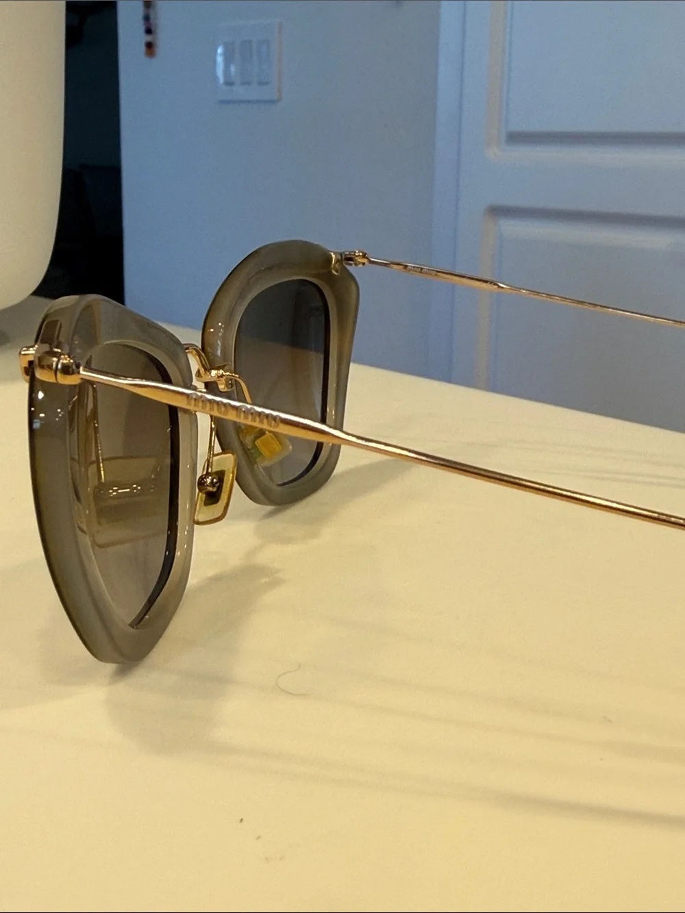Miu Miu Tortoiseshell Cat-Eye Sunglasses - Brown Lenses